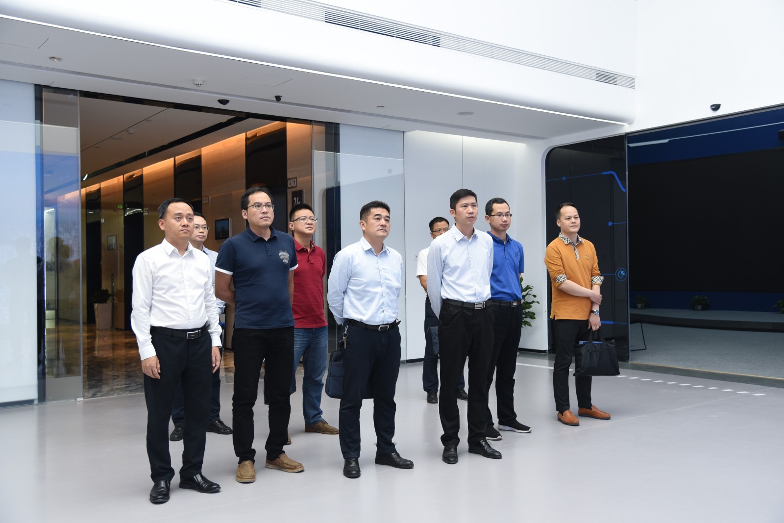 广西水利电力勘测设计钻研院院长傅文华一行到访js3333线路检测中心集团